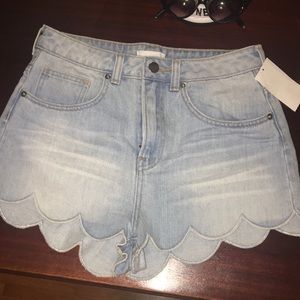 H&M Scalloped Denim Shorts (BRAND NEW)